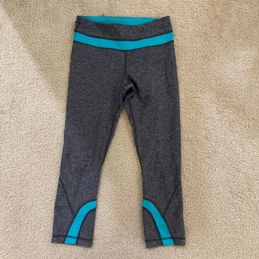 Lululemon Run: Inspire Crop II All Luxtreme – Blue Tropics, Size 4